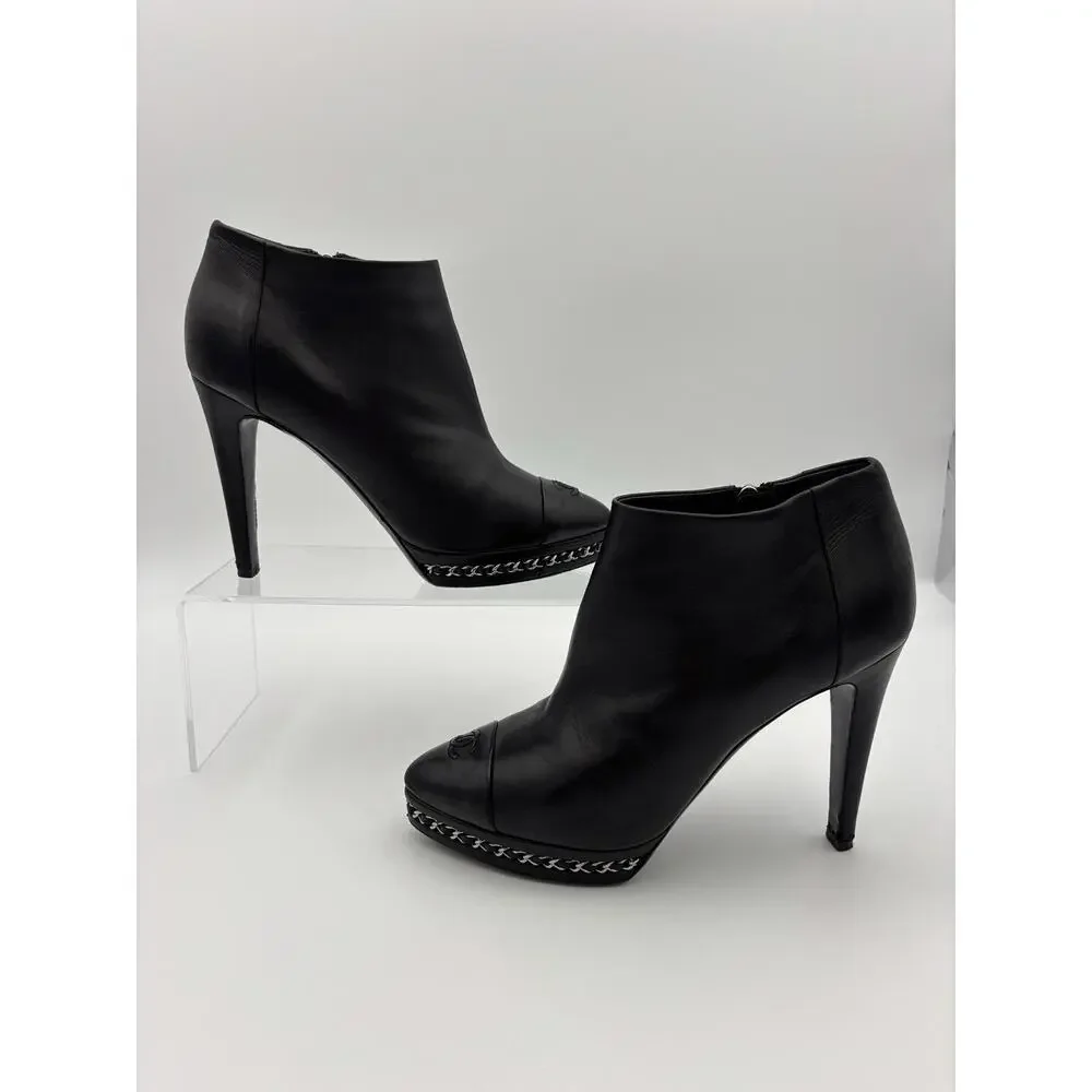 Chanel Interlocking CC Logo Platform Ankle Boots Black Leather Size 38 / 8 Chain